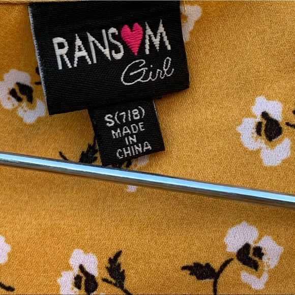 🌸Ransom Girl Blouse with Crocheted Patch on Front 🌸 - Picture 4 of 9